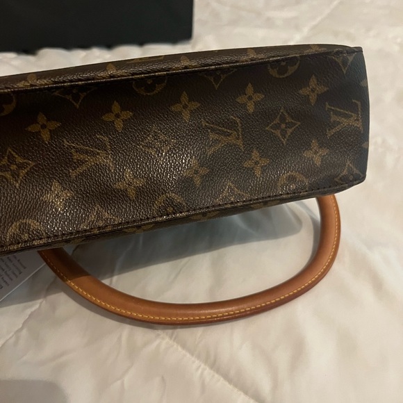 Louis Vuitton authentic monogram loop bag - Picture 7 of 9